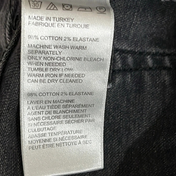 BDG Girlfriend High Rise Cropped Jeans in Washed Black - Size 31 - Picture 7 of 8